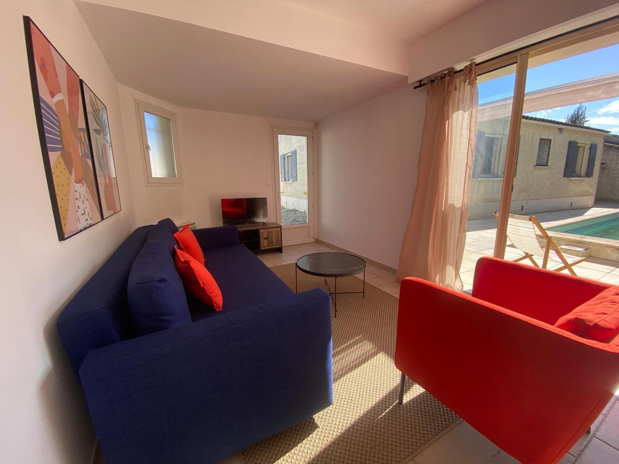 La Maison En Couleurs A 10 Min D'avignon,3 Etoiles Holiday home *